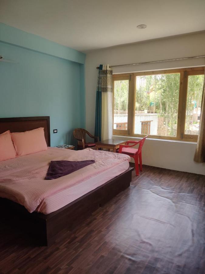 Tsetan Guest House Leh Buitenkant foto