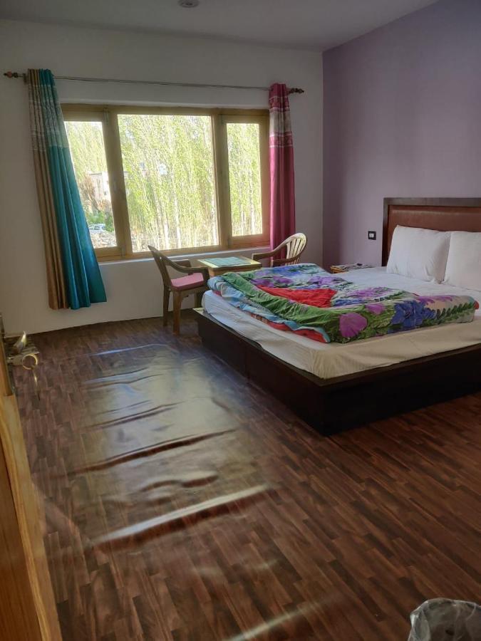 Tsetan Guest House Leh Buitenkant foto
