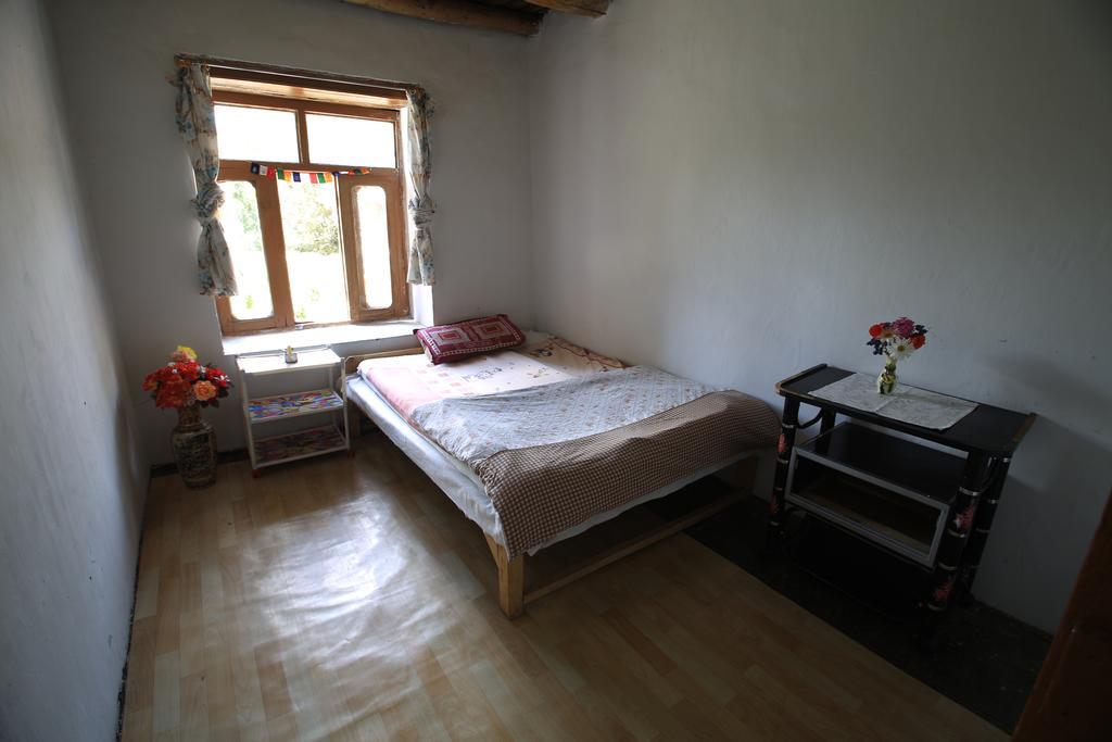 Tsetan Guest House Leh Buitenkant foto